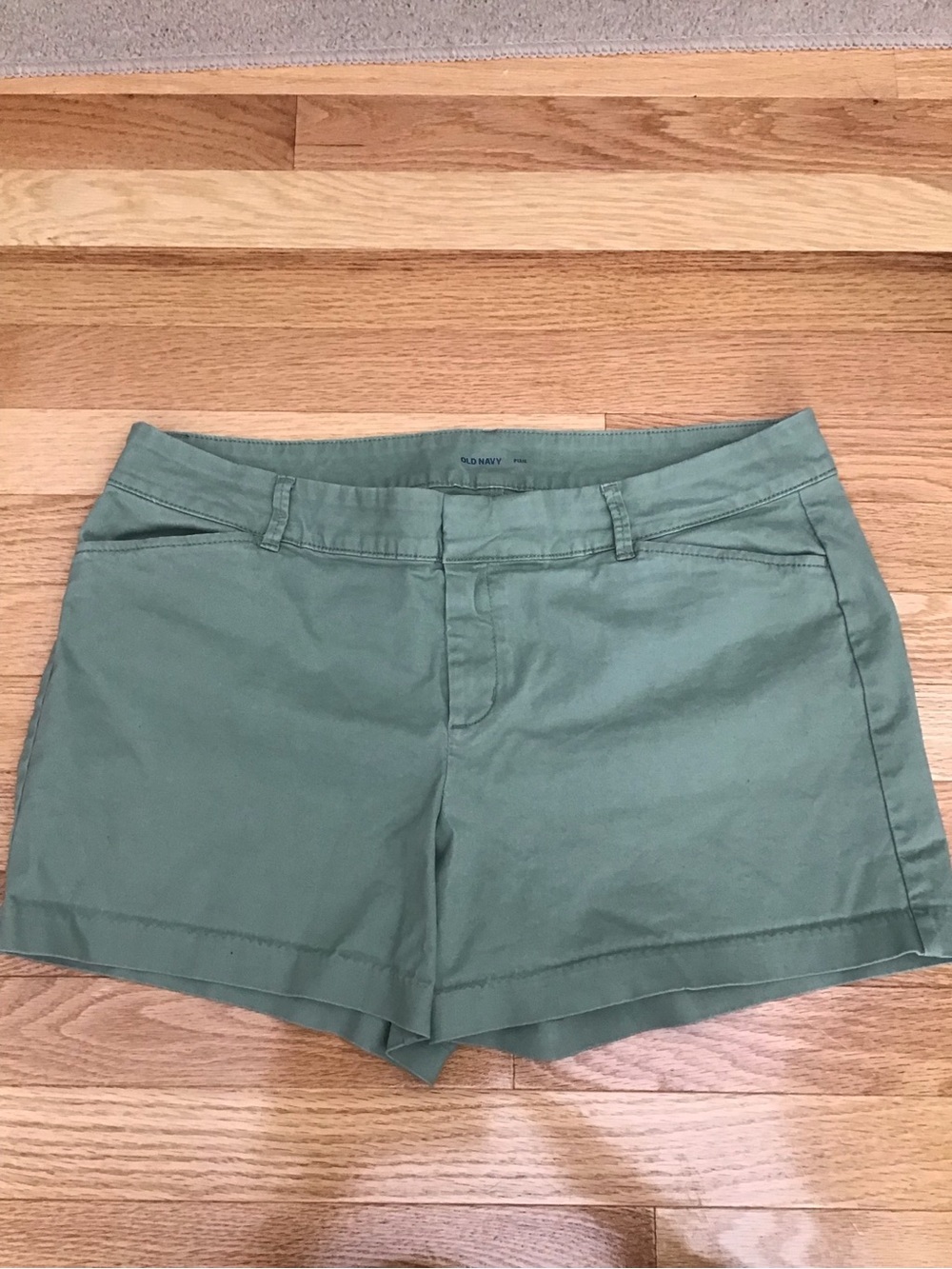 Old Navy Pixie Sage/Olive Green Shorts size 12